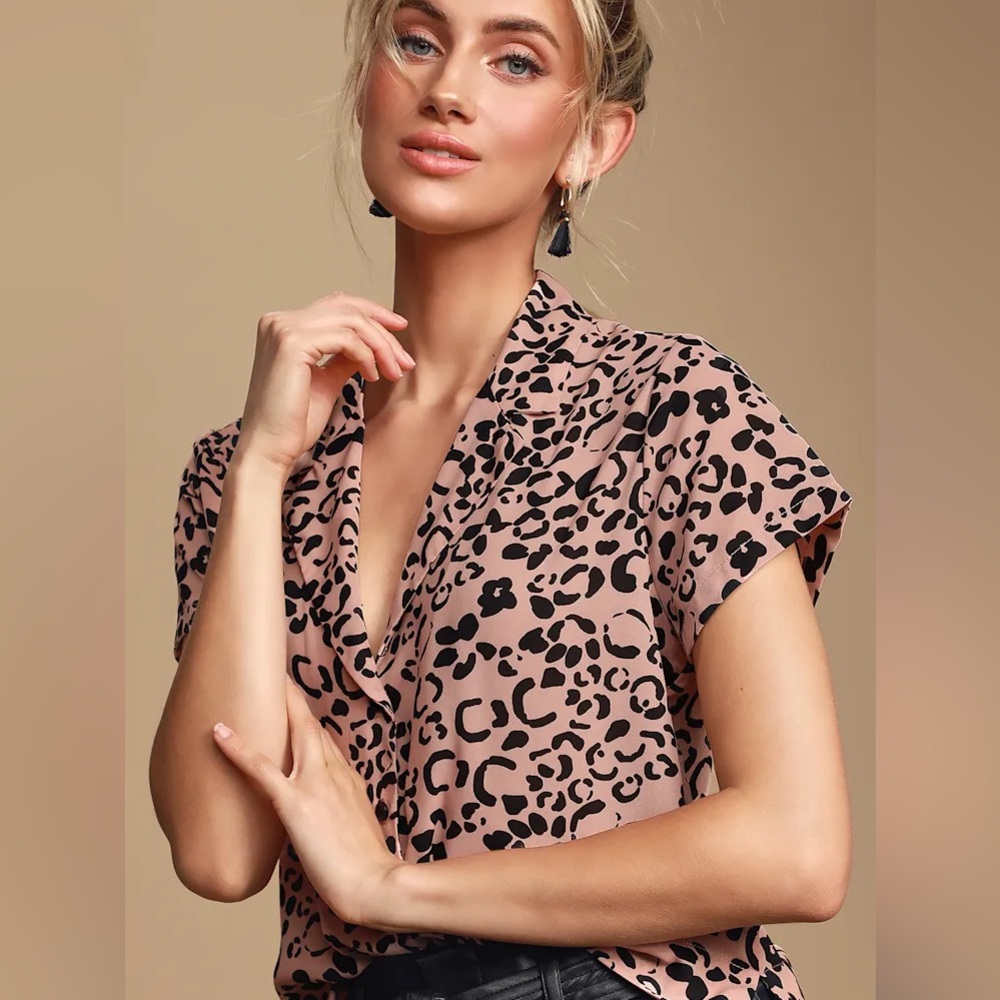 NWT LG Lulu's Pink Leopard Print Short Sleeve Blouse
